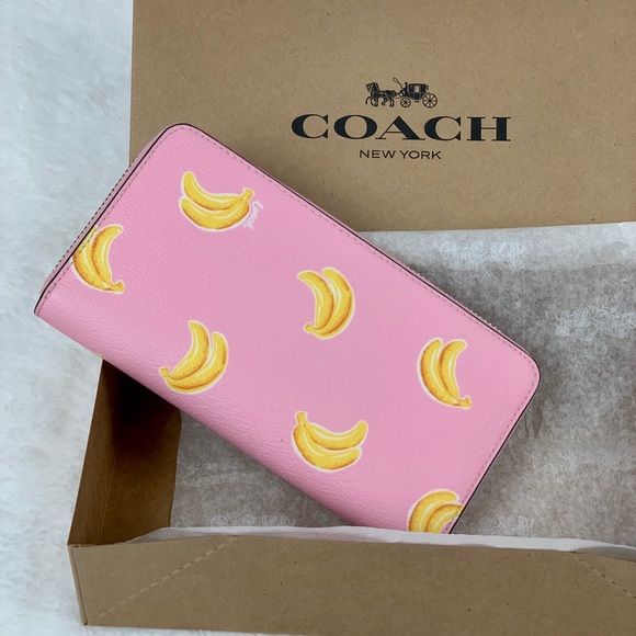 Coach Wallet Banana Print - Picture 2 of 7